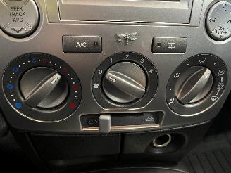 Mazda 2 2 (NB/NC/ND/NE) Hatchback 1.4 16V (FXJA) [58kW]  (04-2003/06-2007) picture 21