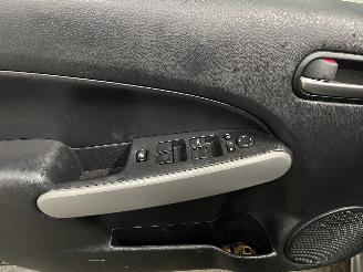 Mazda 2 2 (DE) Hatchback 1.3 16V MZR (ZJ46) [62kW]  (01-2010/06-2015) picture 12