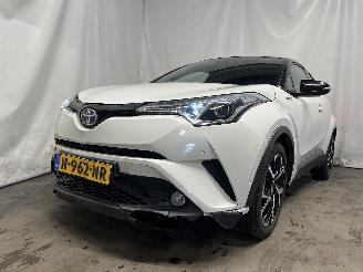 damaged passenger cars Toyota C-HR C-HR (X1,X5) SUV 1.8 16V Hybrid (2ZRFXE) [90kW]  (10-2016/...) 2017/8