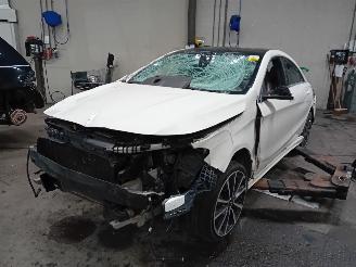 Vrakbiler auto Mercedes Cla-klasse CLA (117.3) Sedan 1.6 CLA-180 16V (M270.910) [90kW]  (01-2013/03-2019)= 2013/11