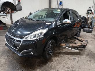 Purkuautot passenger cars Peugeot 208 208 I (CA/CC/CK/CL) Hatchback 1.2 Vti 12V PureTech 82 (EB2F(HMZ)) [60k=
W]  (03-2012/12-2019) 2015/11