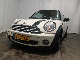 Mini Mini Mini (R56) Hatchback 1.6 16V Cooper (N12-B16A) [88kW]  (10-2006/02-201=
2) 2009/4