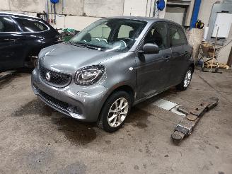 Démontage voiture Smart Forfour Forfour (453) Hatchback 5-drs 1.0 12V (M281.920) [52kW]  (07-2014/...)= 2017/1