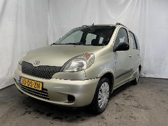 krockskadad bil auto Toyota Yaris Yaris Verso (P2) MPV 1.3 16V (2NZFE) [63kW]  (08-1999/10-2002) 2000/1