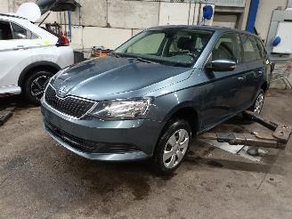 Auto da rottamare Skoda Fabia Fabia III Combi (NJ5) Combi 5-drs 1.2 TSI 16V Greentech (CJZD(Euro 6))=
 [81kW]  (10-2014/12-2022) 2017/4