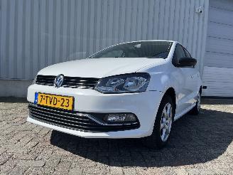 Schadeauto Volkswagen Polo Polo V (6R) Hatchback 1.2 TSI 16V BlueMotion Technology (CJZC(Euro 6))=
 [66kW]  (02-2014/10-2017) 2014/5