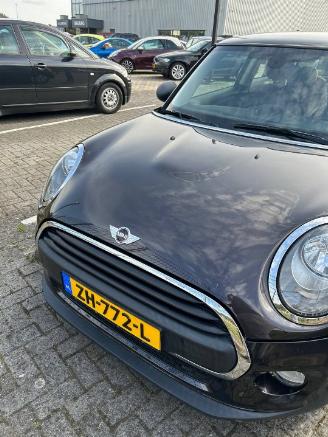  Mini Mini Mini (F56) Hatchback 3-drs 1.2 12V One (B38A12A) [75kW]  (04-2014/10-2=
017) 1980
