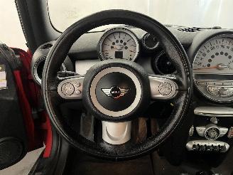 Mini Mini Mini (R56) Hatchback 1.6 16V Cooper (N12-B16A) [88kW]  (10-2006/02-201=
2) picture 17