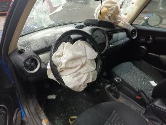 Mini Mini Mini (R56) Hatchback 1.6 16V One (N16-B16A) [72kW]  (03-2010/11-2013) picture 5