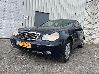 krockskadad bil auto Mercedes C-klasse C (W203) Sedan 1.8 C-180K 16V (M271.946) [105kW]  (05-2002/02-2007) 2002/10