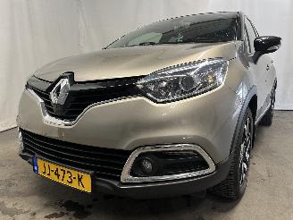 krockskadad bil auto Renault Captur Captur (2R) SUV 0.9 Energy TCE 12V (H4B-408(H4B-B4)) [66kW]  (06-2013/=
=2E..) 2016/4