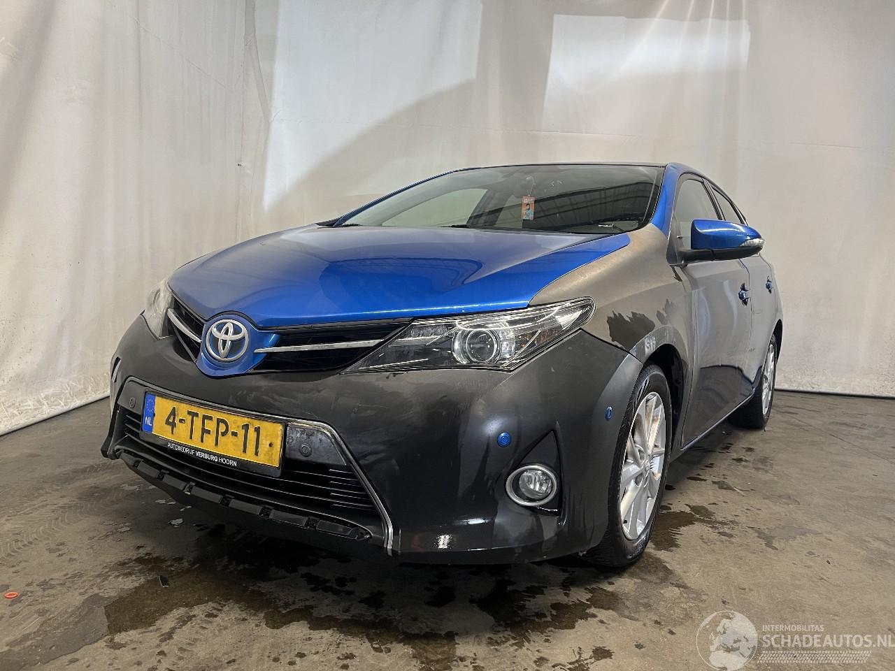 Toyota Auris Auris (E18) Hatchback 5-drs 1.8 16V Hybrid (2ZRFXE) [100kW]  (10-2012/=
03-2019)