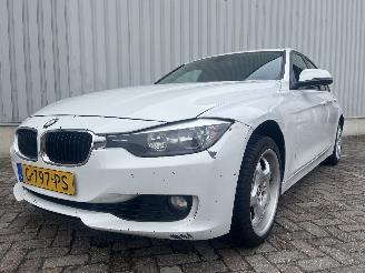 Voiture accidenté BMW 3-serie 3 serie (F30) Sedan 320i 2.0 16V (N20-B20A) [180kW]  (11-2011/10-2018)= 2014/2