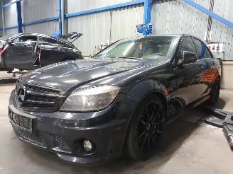 Vrakbiler auto Mercedes C-klasse C (W204) Sedan 6.2 C-63 AMG V8 32V (M156.985(Euro 5)) [336kW]  (02-200=
8/01-2014) 2008/5