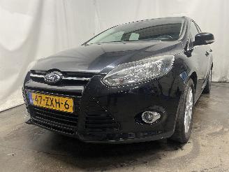 krockskadad bil auto Ford Focus Focus 3 Wagon Combi 1.0 Ti-VCT EcoBoost 12V 100 (M2DA(Euro 5)) [74kW] =
 (02-2012/05-2018) 2013/3