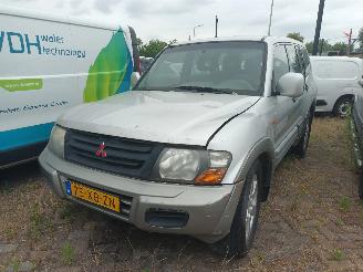 Voiture accidenté Mitsubishi Pajero Pajero Hardtop (V6/7) Terreinwagen 3.2 DI-D 16V (4M41) [118kW]  (04-20=
00/12-2006) 2003/1