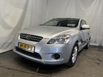 krockskadad bil auto Kia Cee d Cee'd Sporty Wagon (EDF) Combi 1.4 16V (G4FA) [80kW]  (09-2007/12-2012=
) 2009/6