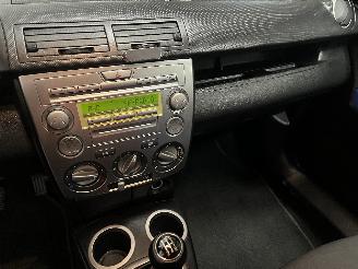Mazda 2 2 (NB/NC/ND/NE) Hatchback 1.4 16V (FXJA) [58kW]  (04-2003/06-2007) picture 16