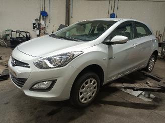 Hyundai I-30 i30 (GDHB5) Hatchback 1.6 GDI Blue 16V (G4FD(Euro 4)) [99kW]  (12-2011=
/12-2016) 2012/10