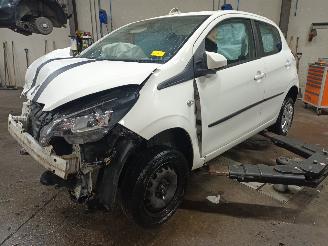 demontáž osobní automobily Peugeot 108 108 Hatchback 1.0 12V (1KRFE(CFB)) [51kW]  (05-2014/...) 2014/7