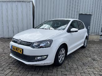 Coche accidentado Volkswagen Polo Polo V (6R) Hatchback 1.2 TDI 12V BlueMotion (CFWA(Euro 5)) [55kW]  (1=
0-2009/05-2014) 2011/1