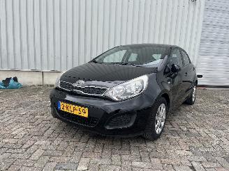 skadebil auto Kia Rio Rio III (UB) Hatchback 1.2 CVVT 16V (G4LA5) [63kW]  (09-2011/12-2017) 2013/6