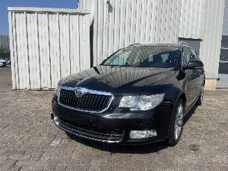 Coche accidentado Skoda Superb Superb Combi (3TAC/TAF) Combi 1.8 TSI 16V 4x4 (CDAA) [118kW]  (10-2009=
/05-2015) 2010/5