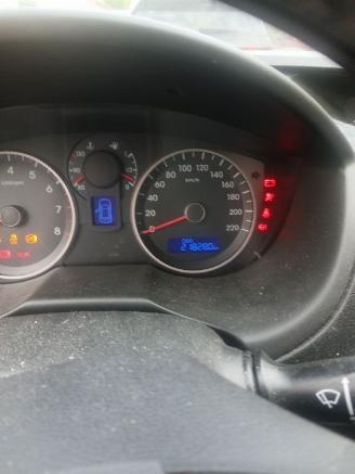 Hyundai I-20 i20 Hatchback 1.2i 16V (G4LA) [63kW]  (03-2012/12-2015) picture 2