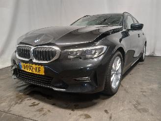krockskadad bil auto BMW 3-serie 3 serie Touring (G21) Combi 330i 2.0 TwinPower Turbo 16V (B48-B20B) [1=
90kW]  (07-2019/...) 2020/9