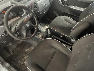 Peugeot Partner Partner Combispace MPV 1.6 16V (TU5JP4(NFU)) [80kW]  (07-2001/03-2008)= picture 12