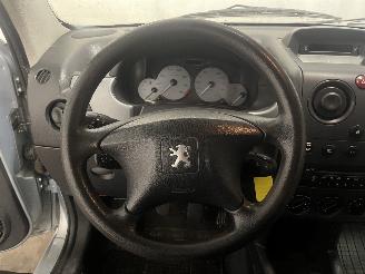 Peugeot Partner Partner Combispace MPV 1.6 16V (TU5JP4(NFU)) [80kW]  (07-2001/03-2008)= picture 19