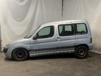 Peugeot Partner Partner Combispace MPV 1.6 16V (TU5JP4(NFU)) [80kW]  (07-2001/03-2008)= picture 4
