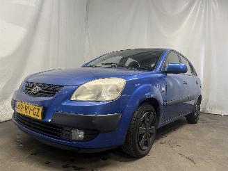 Vaurioauto  passenger cars Kia Rio Rio II (DE) Hatchback 1.4 16V (G4EE) [71kW]  (03-2005/12-2011) 2005/9