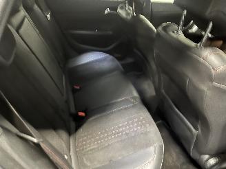 Peugeot 308 308 SW (L4/L9/LC/LJ/LR) Combi 5-drs 1.2 12V e-THP PureTech 130 (EB2DTS=
(HNY)) [96kW]  (03-2014/06-2021) picture 10