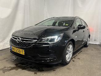 Voiture accidenté Opel Astra Astra K Sports Tourer Combi 1.0 Turbo 12V (B10XFT(Euro 6)) [77kW]  (01=
-2016/12-2022) 2017/8
