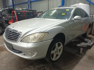 Coche siniestrado Mercedes S-klasse S (W221) Sedan 3.0 S-320 CDI 24V (OM642.930) [173kW]  (12-2005/06-2009=
) 2006