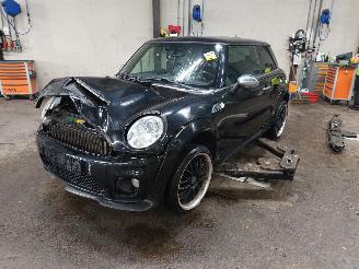 Coche siniestrado Mini Mini Mini (R56) Hatchback 1.6 Cooper D 16V (DV6TED4(9HZ)) [80kW]  (11-2006/=
09-2010) 2010/1