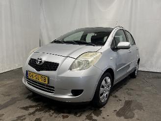 damaged passenger cars Toyota Yaris Yaris II (P9) Hatchback 1.3 16V VVT-i (2SZFE) [64kW]  (08-2005/11-2010=
) 2006/3
