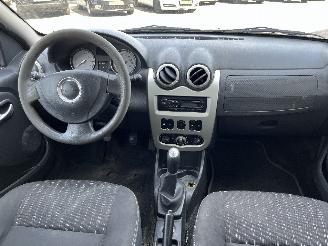 Dacia Sandero Sandero I (BS) Hatchback 1.2 16V (D4F-732(D4F-F7)) [55kW]  (11-2008/06=
-2013) picture 14