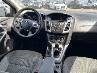 Ford Focus Focus 3 Wagon Combi 1.6 TDCi ECOnetic (NGDB) [77kW]  (05-2012/05-2018)= picture 12