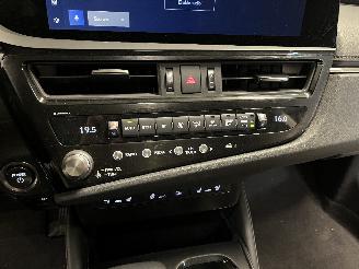 Lexus ES ES Sedan 300h 2.5 16V (A25A-FXS) [160kW]  (07-2018/...) picture 28