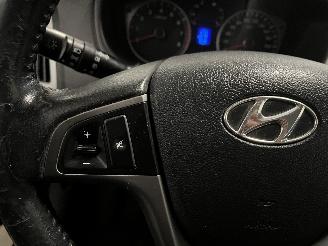 Hyundai I-20 i20 Hatchback 1.2i 16V (G4LA) [63kW]  (03-2012/12-2015) picture 19