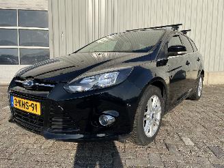 krockskadad bil auto Ford Focus Focus 3 Wagon Combi 1.0 Ti-VCT EcoBoost 12V 125 (M1DA(Euro 5)) [92kW] =
 (02-2012/05-2018) 2013/4