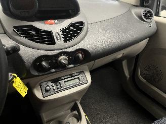 Renault Twingo Twingo II (CN) Hatchback 3-drs 1.2 (D7F-800(Euro 4)) [43kW]  (03-2007/=
09-2014) picture 17