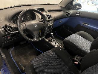 Peugeot 206 206 CC (2D) Cabrio 1.6 16V (TU5JP4(NFU)) [80kW]  (09-2000/12-2007) picture 10