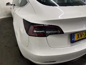 Tesla Model 3 Model 3 Sedan Long Range AWD 75 kWh (3D5) [258kW]  (06-2018/...) picture 14