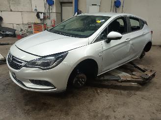 Uttjänta bilar auto Opel Astra Astra K Hatchback 5-drs 1.6 CDTI 110 16V (B16DTE(Euro 6)) [81kW]  (06-=
2015/12-2022) 2019/11