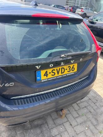 okazja samochody osobowe Volvo V-60 V60 I (FW/GW) Combi 2.4 D6 20V Plug-in Hybrid AWD (D82PHEV) [206kW]  (=
06-2012/12-2015) 2013/12