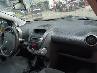 Peugeot 107 107 Hatchback 1.0 12V (384F(1KR)) [50kW]  (06-2005/05-2014) picture 5
