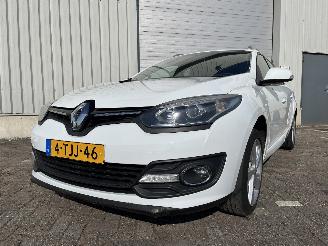 skadebil auto Renault Mégane Megane III Grandtour (KZ) Combi 5-drs 1.2 16V TCE 115 (H5F-400(H5F-A4)=
) [85kW]  (03-2012/02-2016) 2014/2